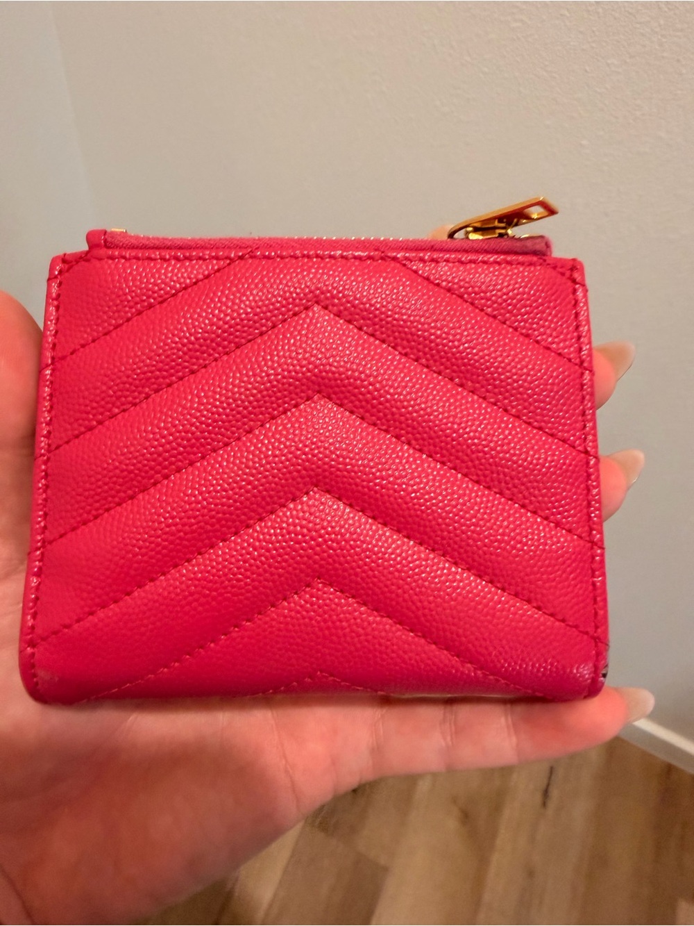 Saint Laurent Hot Pink Quilted Leather Card Wallet with Gold YSL - Picture 4 of 10